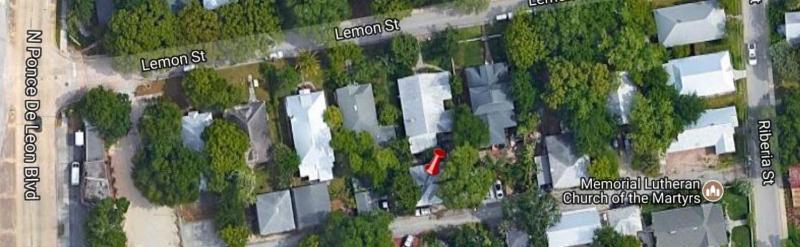 Renovated Lemon Guesthouse 4 KING Bedrooms Downtown Half Mile Stroll- Beach Only 3 Miles - image 15