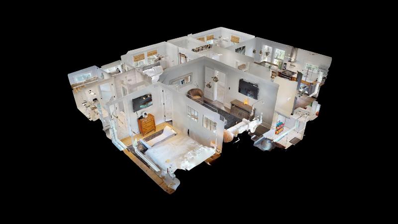 Renovated Lemon Guesthouse 4 KING Bedrooms Downtown Half Mile Stroll- Beach Only 3 Miles - image 4