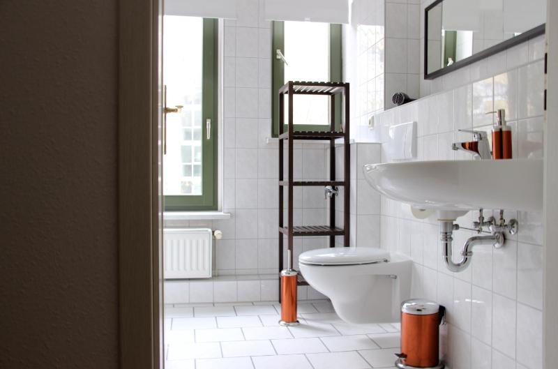 Superior One-Bedroom Apartment - Kurt Schumacher Strasse 21 (2nd Floor) image 2