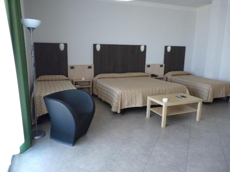Quadruple Room image 1