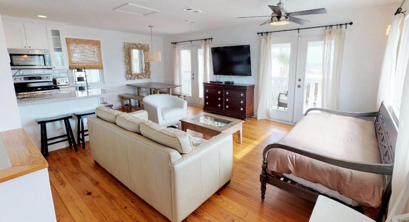BEST BEACH Cottage Two Gorgeous Ocean Views - Renovated Like POTTERY BARN - Beach Steps Away - image 15