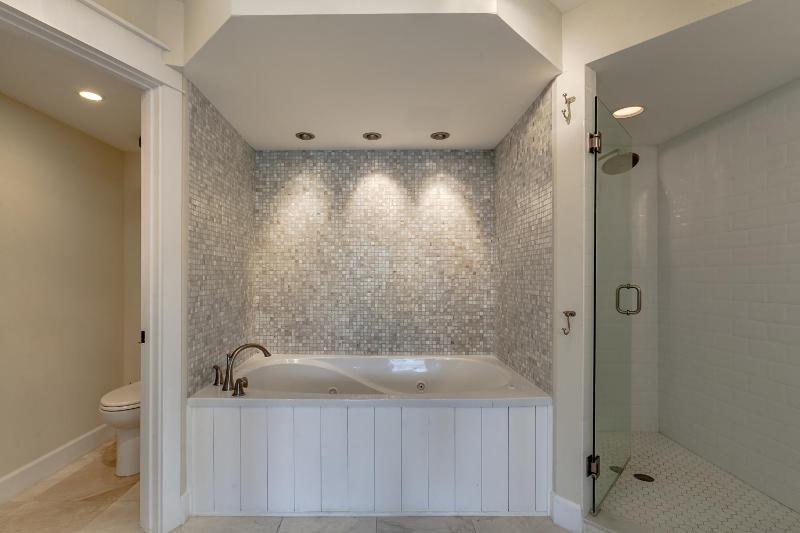 BEST BEACH Cottage Two Gorgeous Ocean Views - Renovated Like POTTERY BARN - Beach Steps Away - image 25