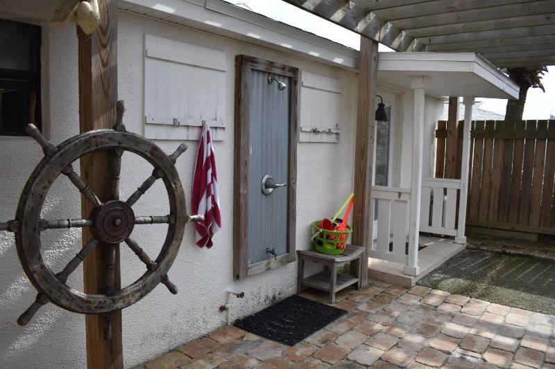 Cottage Three DIRECT OCEANFRONT Best Section of Beach - Steps to Beach -Walk to Restaurants - image 16