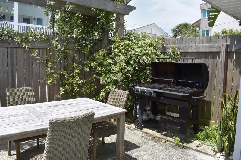 Cottage Four DIRECT OCEANFRONT Romantic Cottage Best Beach - Walk to Restaurants - Downtown only 5 Miles - image 28