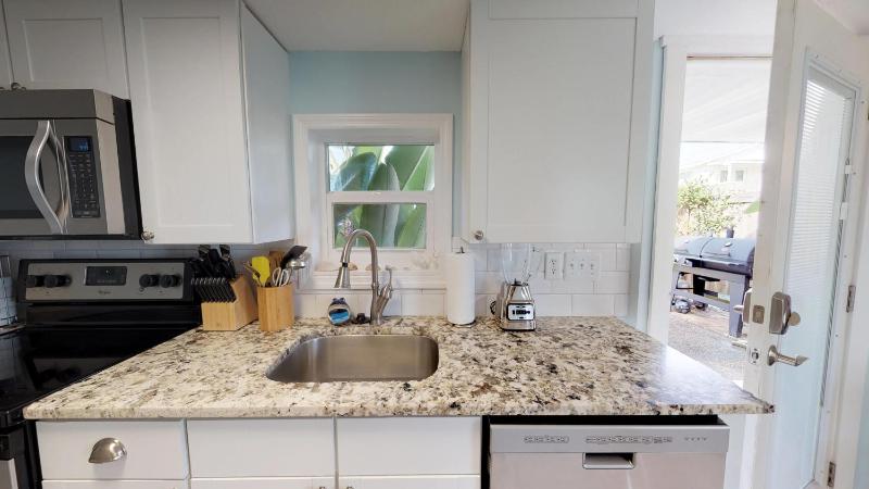 Cottage Four DIRECT OCEANFRONT Romantic Cottage Best Beach - Walk to Restaurants - Downtown only 5 Miles - image 15