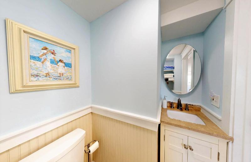 Cottage Four DIRECT OCEANFRONT Romantic Cottage Best Beach - Walk to Restaurants - Downtown only 5 Miles - image 12