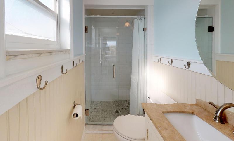 Cottage Four DIRECT OCEANFRONT Romantic Cottage Best Beach - Walk to Restaurants - Downtown only 5 Miles - image 11