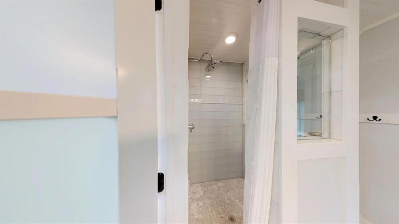 Palm View - Lovingly Renovated - 3 KINGS Half Mile Stroll to Historic DT - Beach just 3 Miles - image 16