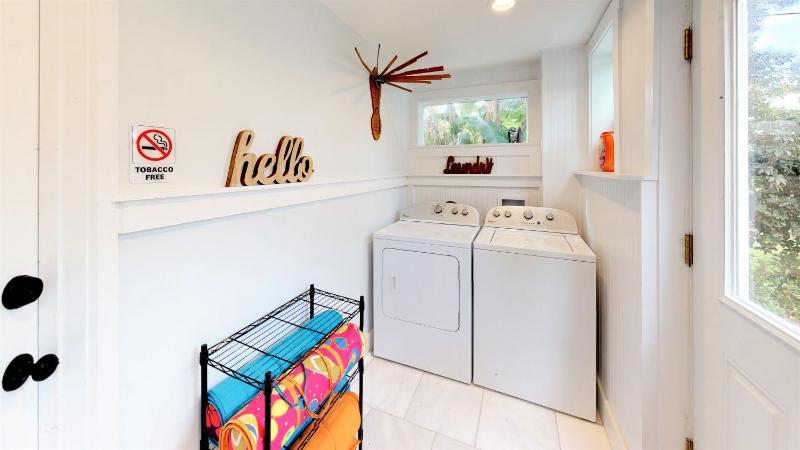Palm View - Lovingly Renovated - 3 KINGS Half Mile Stroll to Historic DT - Beach just 3 Miles - image 38