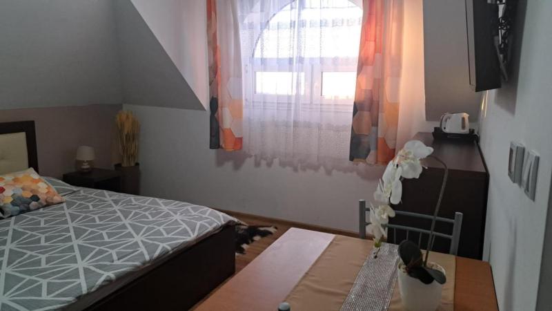 Double Room with Private Bathroom image 4