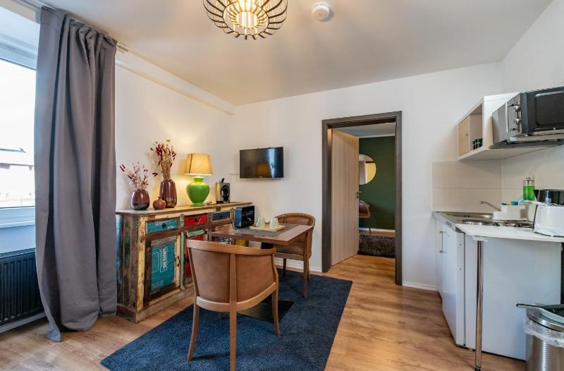 One-Bedroom Suite image 4
