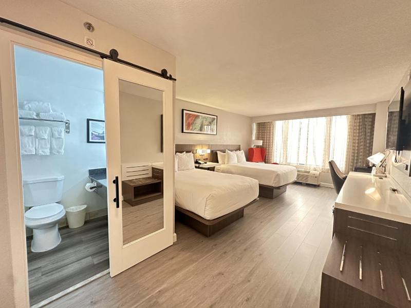 Two Double Beds image 3