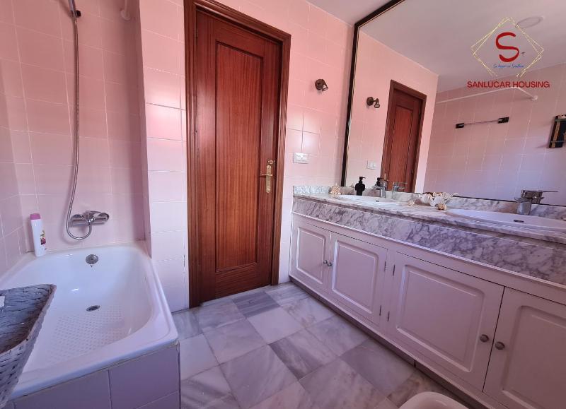 Casa Hermosilla con piscina by Sanlúcar Housing - image 28