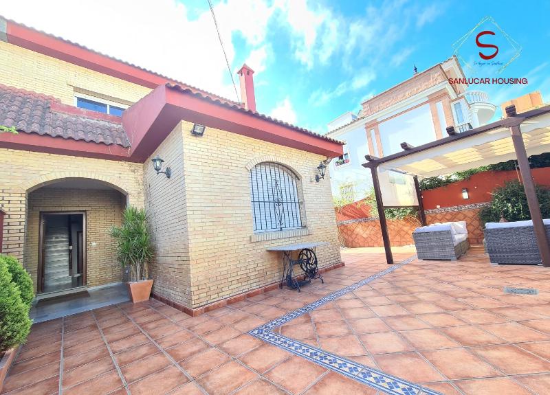 Casa Hermosilla con piscina by Sanlúcar Housing - image 13