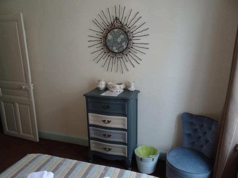 Family Room (5 Adults) image 2