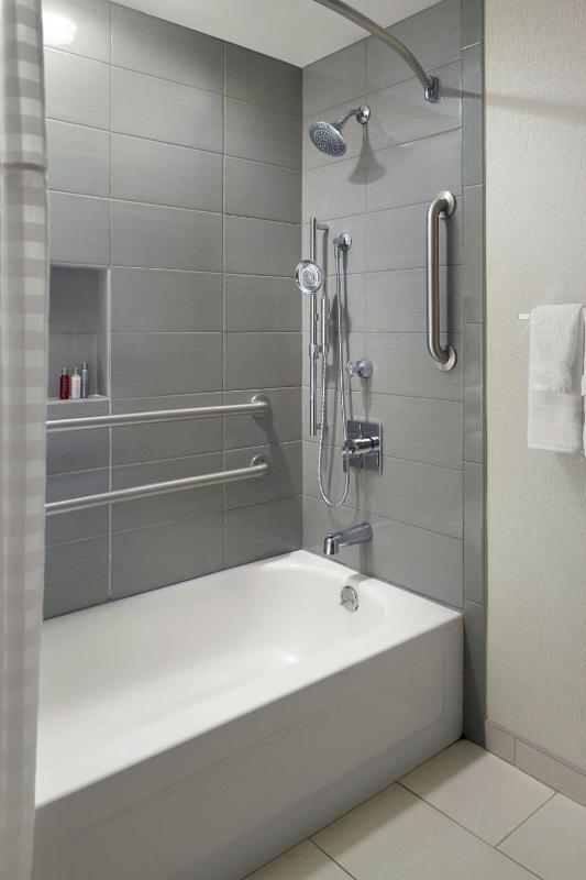 King or Double Room with City View image 3