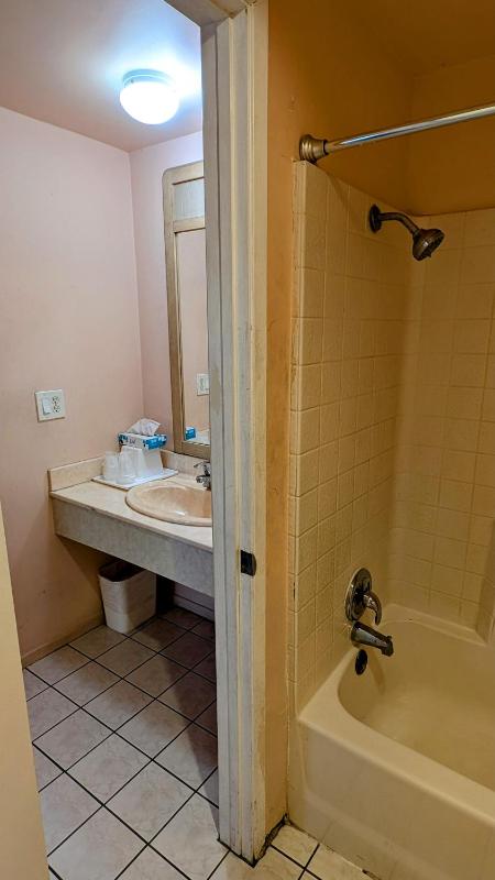 Deluxe Triple Room image 2