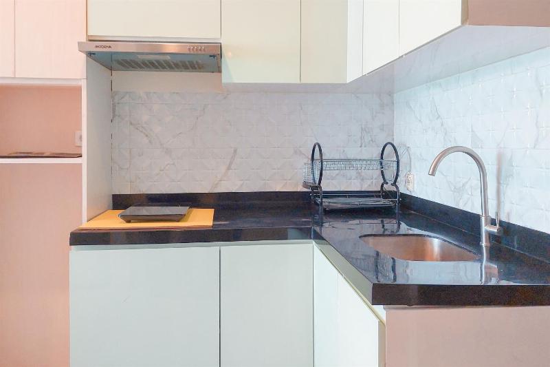 Warm and Homey 1BR at Brooklyn Alam Sutera Apartment By Travelio - image 12