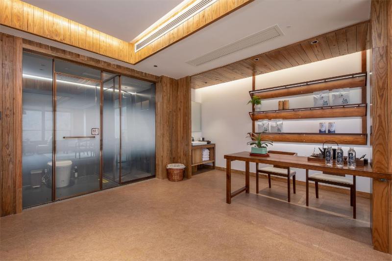 Zhangjiajie Valley Love Original Ecological Hotel - Free pick-up and drop-off Service - 24-hour Self-service coffee - Ice Cubes - Outdoor viewing Platform - Self-service laundry room Dryer - Free photography service in Hotel area - image 19