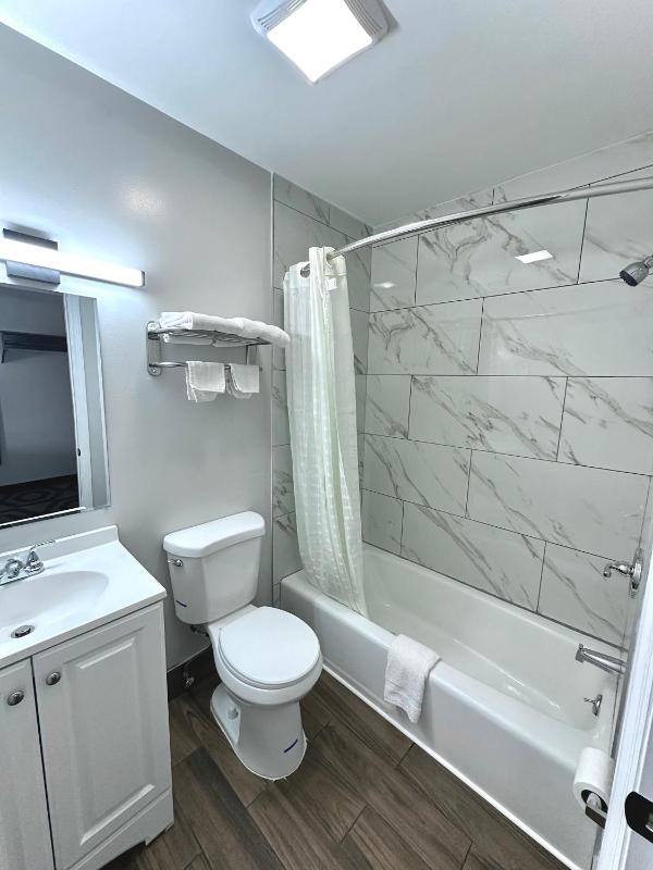 Double Room image 2