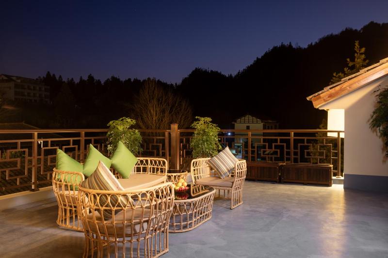 Zhangjiajie Valley Love Original Ecological Hotel - Free pick-up and drop-off Service - 24-hour Self-service coffee - Ice Cubes - Outdoor viewing Platform - Self-service laundry room Dryer - Free photography service in Hotel area - image 38