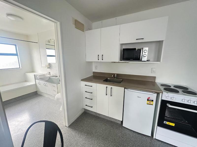 AAA Northlands Motel - image 18