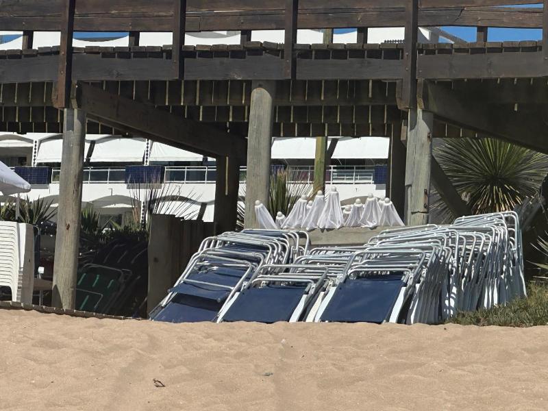 Frente al Mar Servicio de Playa Playa Mansa A pasos de Gorlero y Puerto Garage Limpieza diaria - image 40