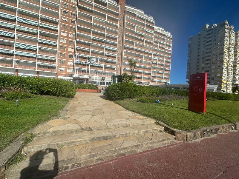 Frente al Mar Servicio de Playa Playa Mansa A pasos de Gorlero y Puerto Garage Limpieza diaria - image 38