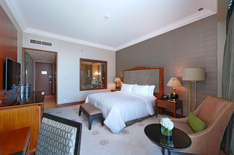 Club Room image 4