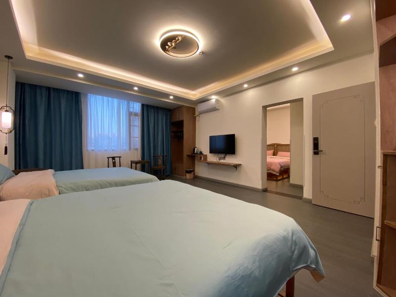 Fuxian Lake Qishe B&B - image 16