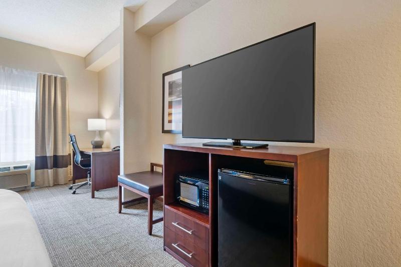King Room with Sofa Bed - Disability Access/Non-Smoking image 4