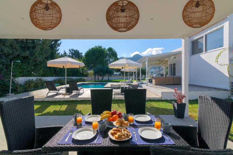 Three-Bedroom Villa image 3