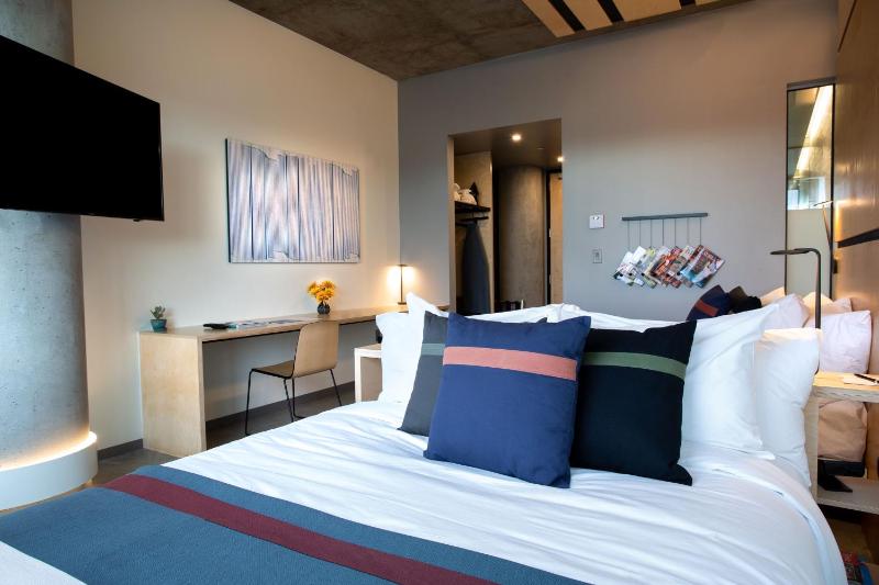 Quadruple Room image 1