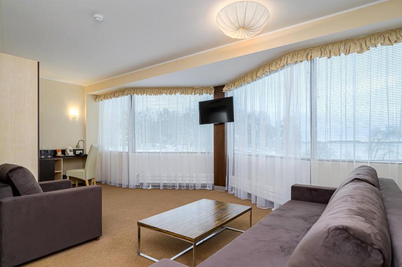 Suite with Spa Bath image 4