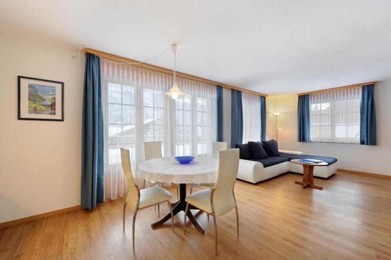 Superior One-Bedroom Apartment (562/570) image 3