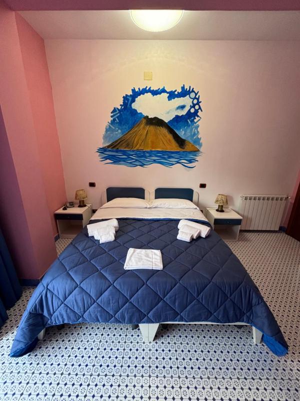 Double Room image 4