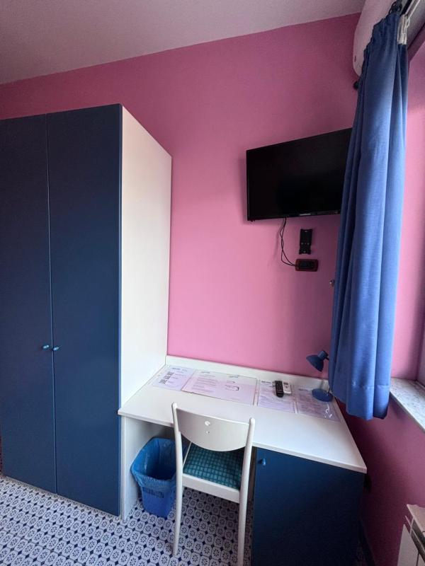 Double Room image 4