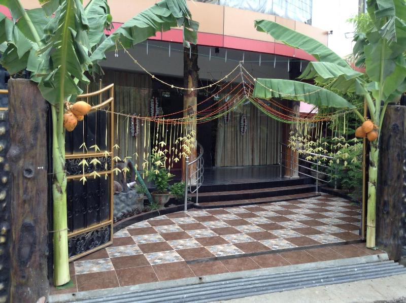 Sunshine Hotel - image 6