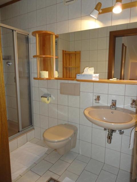 Double Room with Balcony image 3