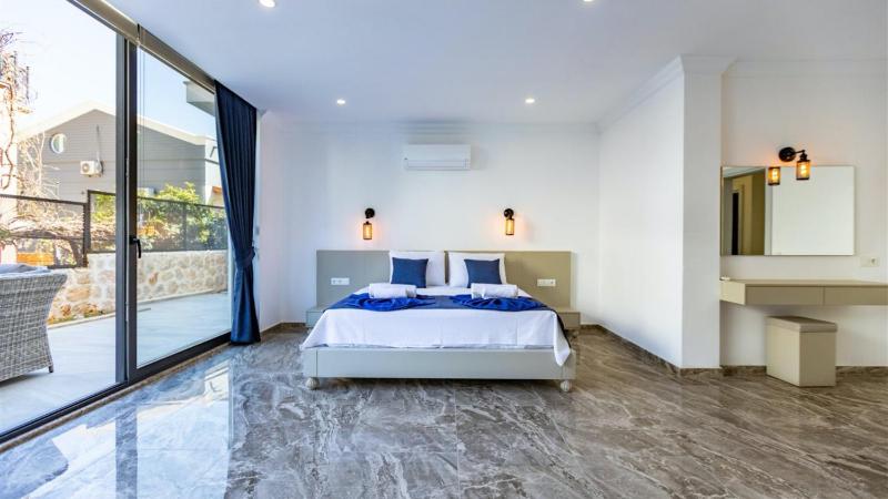 5 Bedroom Villa short walk to the oldtown - image 8