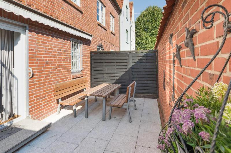Apartment with Terrace image 4