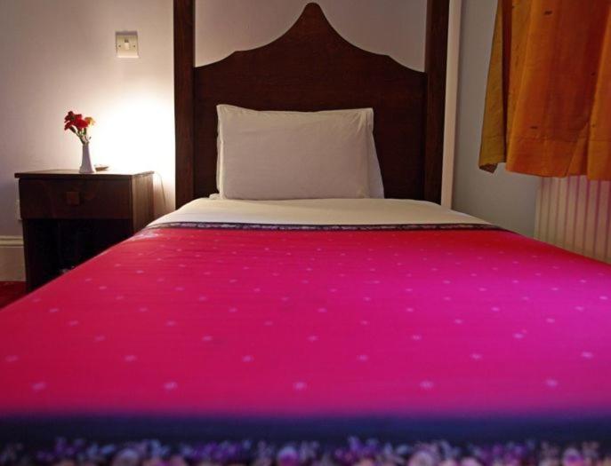 Single Room image 2