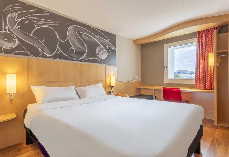 Superior Double Room image 4