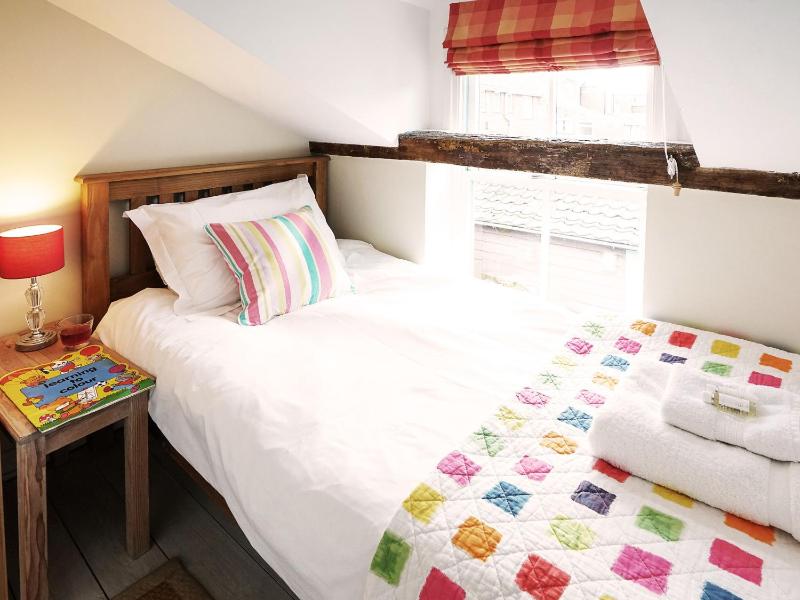 6 Town Steps by The Suffolk Cottage Collection - image 11