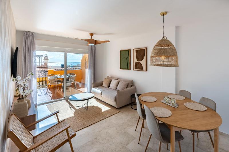 Horizon del Mar 2BD Terrace Sea View & Pool & Parking - image 9