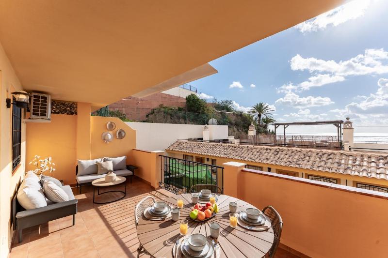Horizon del Mar 2BD Terrace Sea View & Pool & Parking - image 3