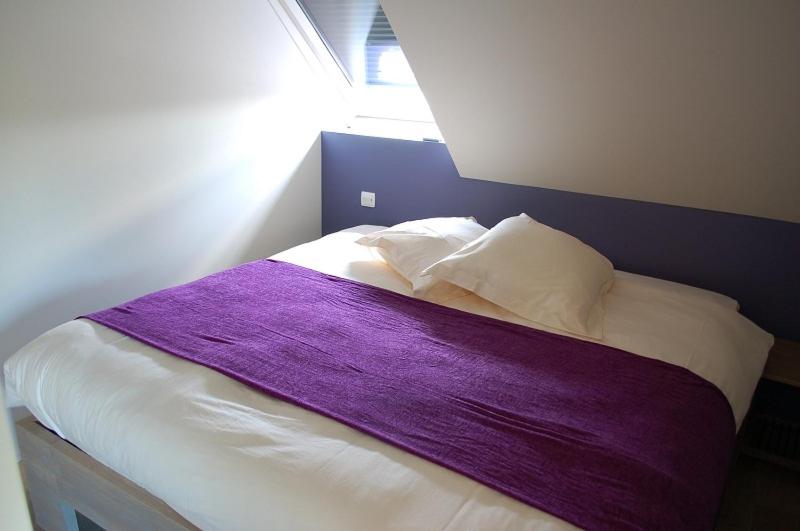Large Double Room image 3