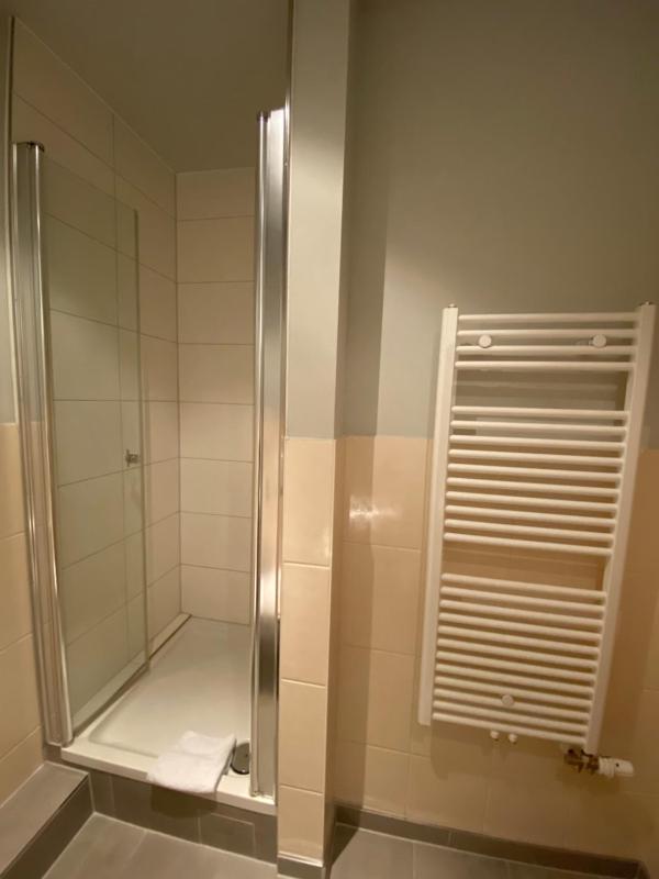 Bed in 3-Bed Dormitory with Private Bathroom image 3