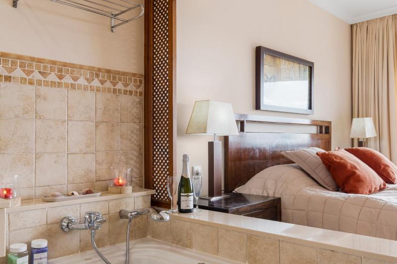 Penthouse with Jacuzzi by Costarentals - Ref 244 - image 14