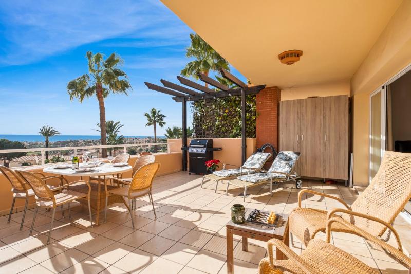 Penthouse with Jacuzzi by Costarentals - Ref 244 - image 6